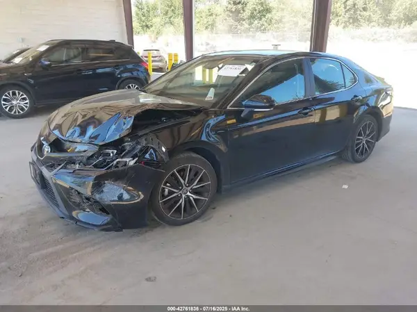 4T1G11BK7NU049336 2022 TOYOTA CAMRY - Image 2