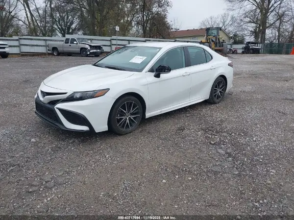 4T1G11BK7NU058196 2022 TOYOTA CAMRY - Image 2