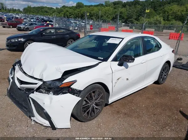 4T1G11BK7NU059249 2022 TOYOTA CAMRY - Image 2
