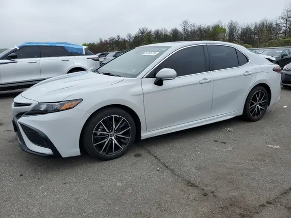 4T1G11BK7NU060093 2022 TOYOTA CAMRY - Image 1