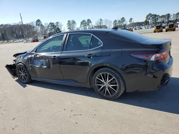 4T1G11BK7NU061762 2022 TOYOTA CAMRY - Image 2