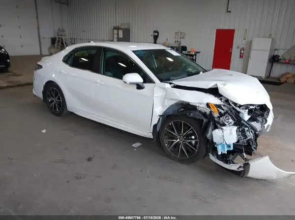 4T1G11BK7RU111615 2024 TOYOTA CAMRY - Image 1
