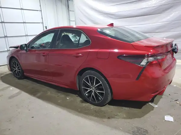4T1G11BK8MU022547 2021 TOYOTA CAMRY - Image 2