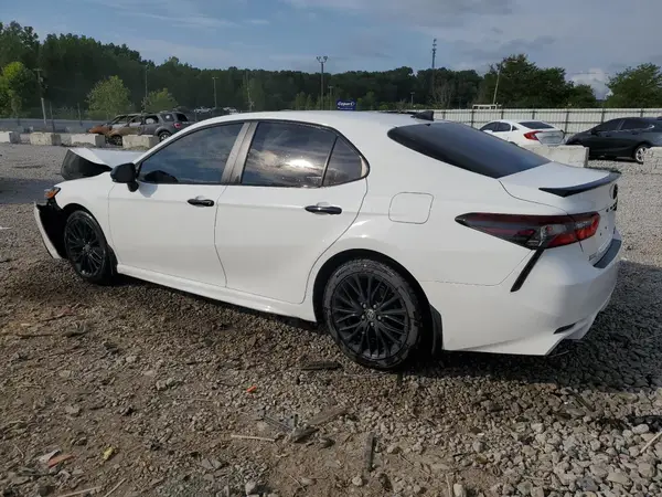 4T1G11BK8MU026050 2021 TOYOTA CAMRY - Image 2