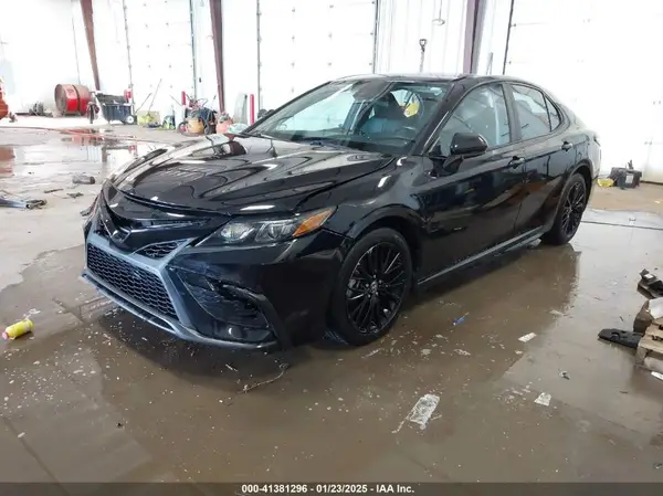 4T1G11BK8MU029160 2021 TOYOTA CAMRY - Image 2