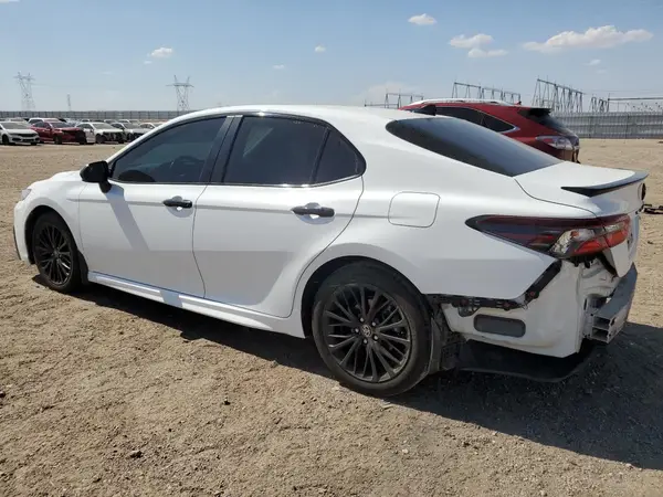 4T1G11BK8MU029790 2021 TOYOTA CAMRY - Image 2