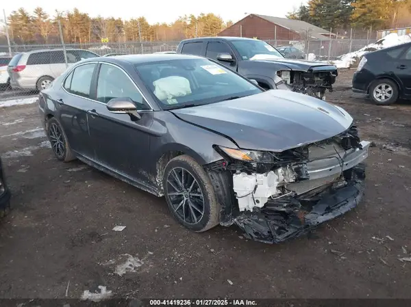 4T1G11BK8MU030308 2021 TOYOTA CAMRY - Image 1