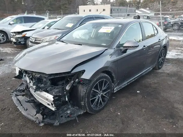4T1G11BK8MU030308 2021 TOYOTA CAMRY - Image 2