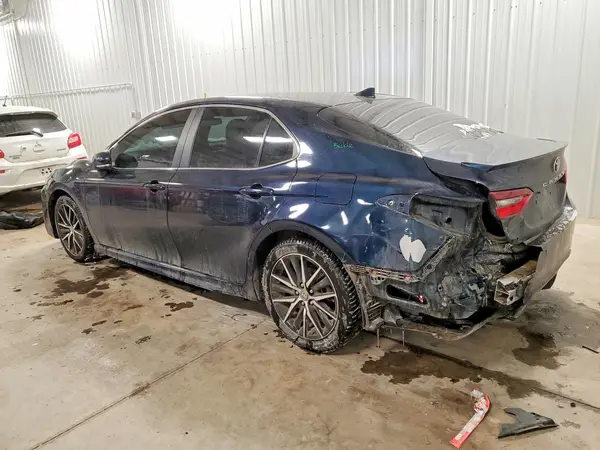 4T1G11BK8MU030793 2021 TOYOTA CAMRY - Image 2