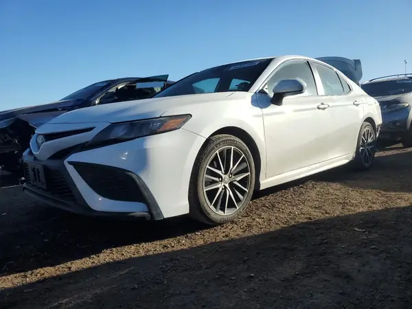4T1G11BK8MU035279 2021 TOYOTA CAMRY - Image 1