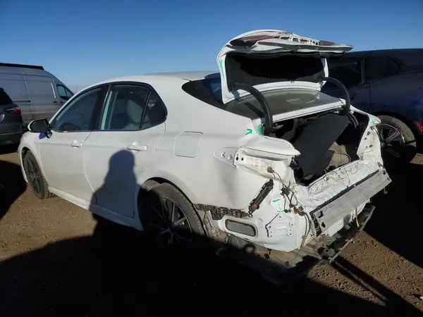 4T1G11BK8MU035279 2021 TOYOTA CAMRY - Image 2