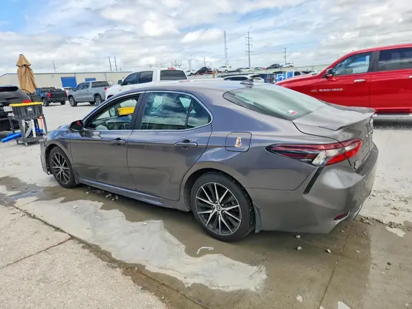 4T1G11BK8NU048115 2022 TOYOTA CAMRY - Image 2