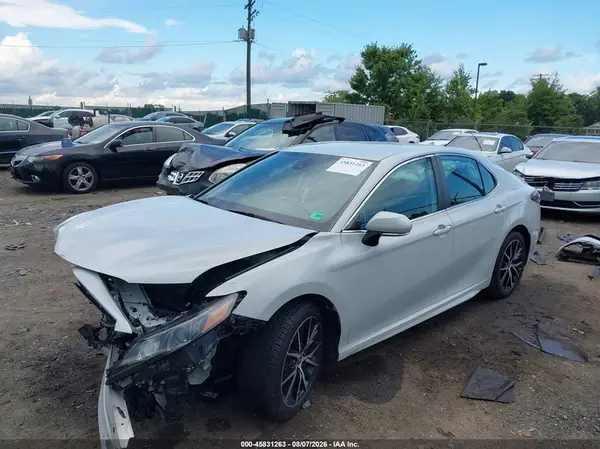 4T1G11BK8NU049250 2022 TOYOTA CAMRY - Image 2