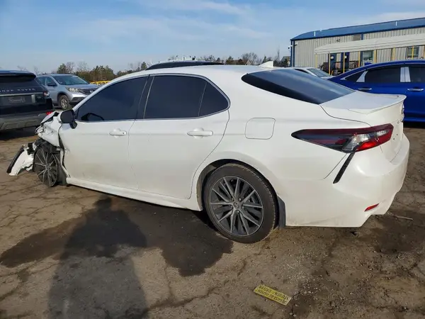 4T1G11BK8NU050754 2022 TOYOTA CAMRY - Image 2