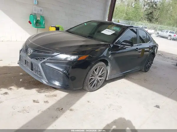4T1G11BK8NU060880 2022 TOYOTA CAMRY - Image 2
