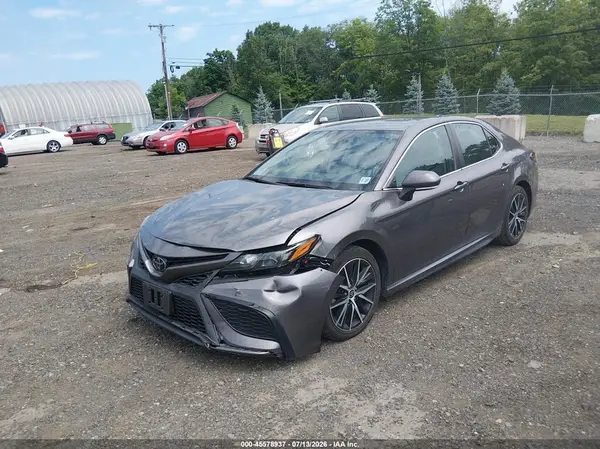 4T1G11BK8NU061673 2022 TOYOTA CAMRY - Image 2