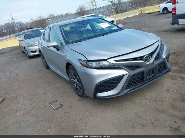 4T1G11BK8NU062192 2022 TOYOTA CAMRY - Image 1