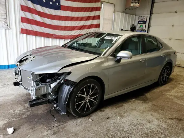 4T1G11BK8NU063942 2022 TOYOTA CAMRY - Image 1