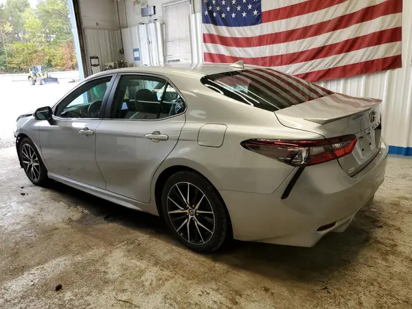 4T1G11BK8NU063942 2022 TOYOTA CAMRY - Image 2