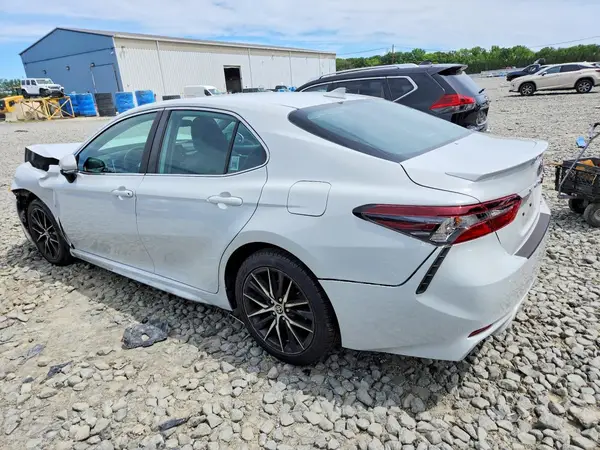 4T1G11BK8NU068414 2022 TOYOTA CAMRY - Image 2