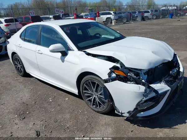 4T1G11BK8RU121389 2024 TOYOTA CAMRY - Image 1