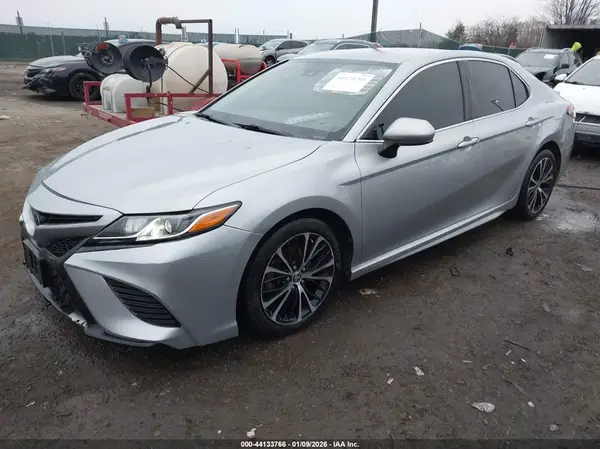 4T1G11BK9LU004363 2020 TOYOTA CAMRY - Image 2