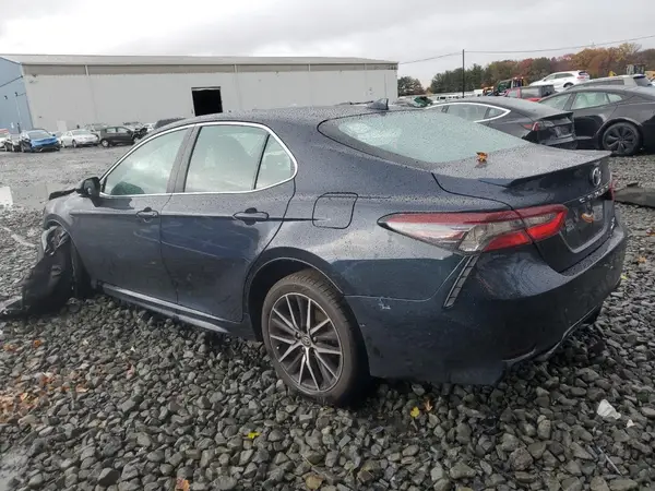 4T1G11BK9MU021049 2021 TOYOTA CAMRY - Image 2