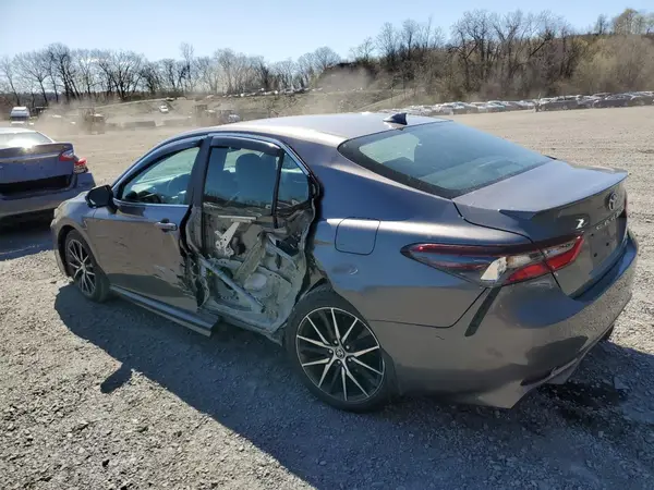 4T1G11BK9MU025893 2021 TOYOTA CAMRY - Image 2