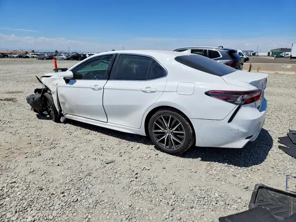 4T1G11BK9MU032164 2021 TOYOTA CAMRY - Image 2