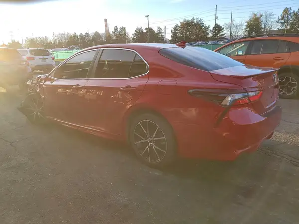 4T1G11BK9MU037249 2021 TOYOTA CAMRY - Image 2