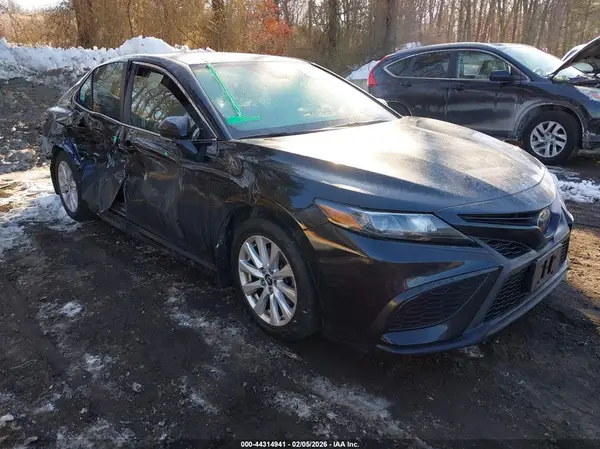 4T1G11BK9NU053954 2022 TOYOTA CAMRY - Image 1