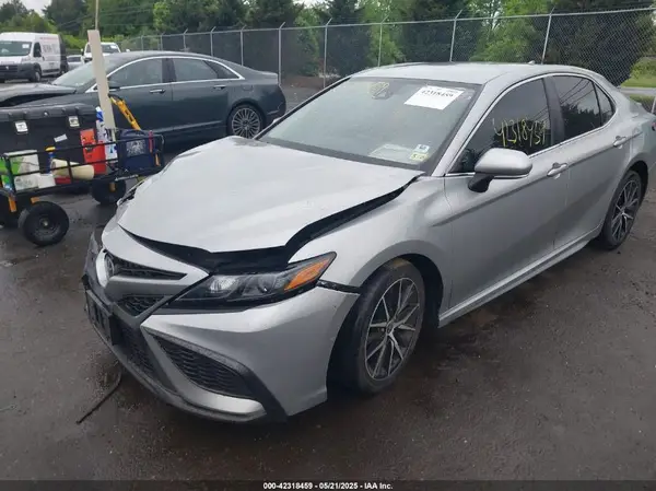 4T1G11BK9NU060998 2022 TOYOTA CAMRY - Image 2