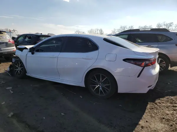 4T1G11BK9NU066963 2022 TOYOTA CAMRY - Image 2