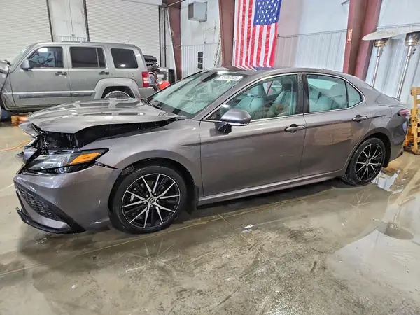 4T1G11BK9NU067756 2022 TOYOTA CAMRY - Image 1