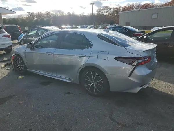 4T1G11BK9NU068681 2022 TOYOTA CAMRY - Image 2
