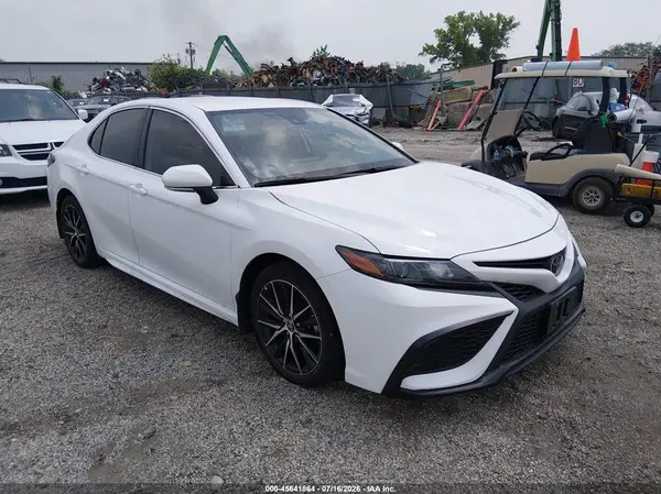 4T1G11BK9NU071046 2022 TOYOTA CAMRY - Image 1