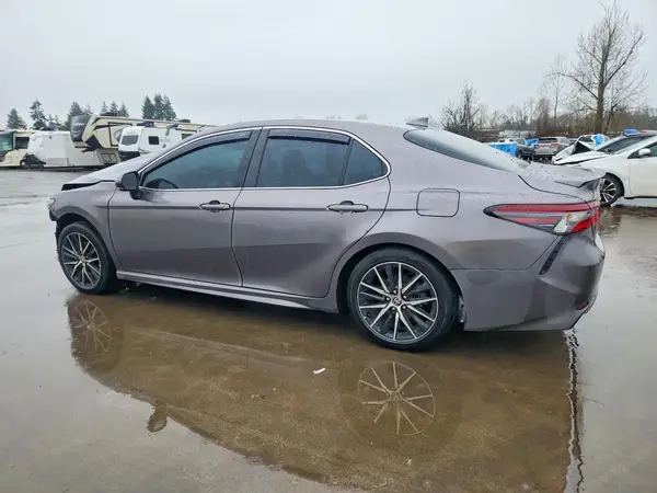 4T1G11BK9NU072388 2022 TOYOTA CAMRY - Image 2