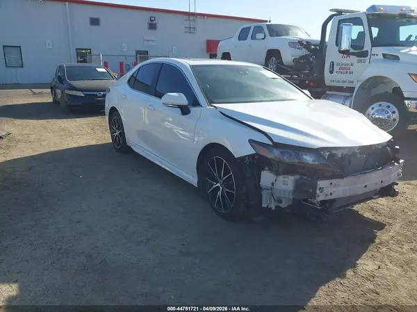 4T1G11BKXMU036952 2021 TOYOTA CAMRY - Image 1