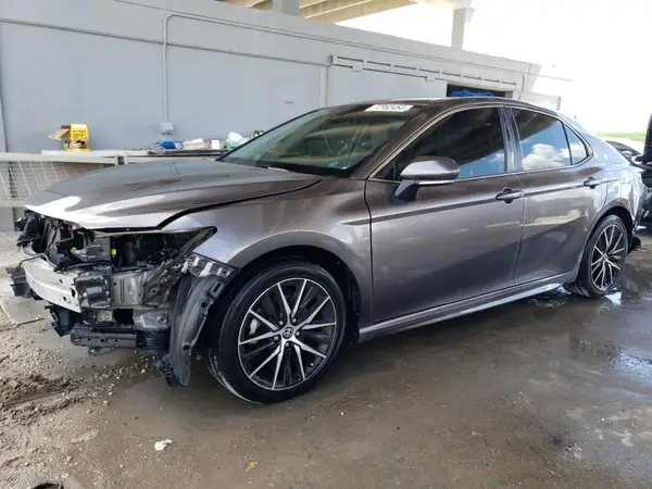 4T1G11BKXMU040791 2021 TOYOTA CAMRY - Image 1