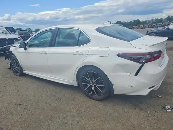 4T1G11BKXNU051887 2022 TOYOTA CAMRY - Image 2