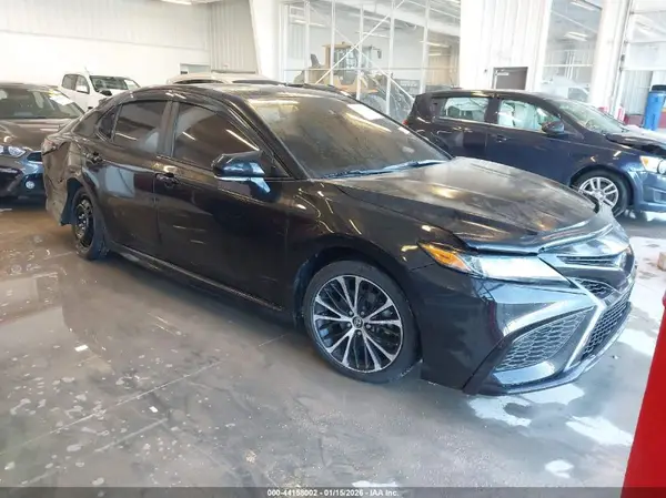 4T1G11BKXNU057611 2022 TOYOTA CAMRY - Image 1