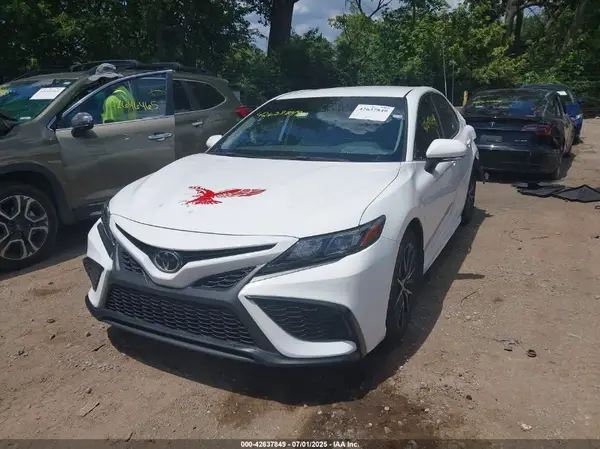 4T1G11BKXNU067748 2022 TOYOTA CAMRY - Image 2