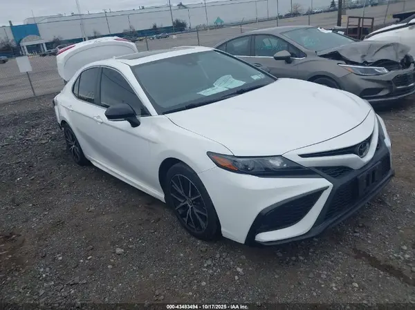 4T1G11BKXNU068561 2022 TOYOTA CAMRY - Image 1