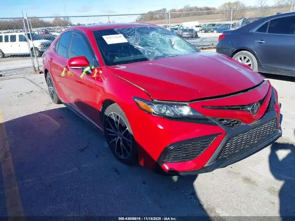 4T1G11BKXNU068690 2022 TOYOTA CAMRY - Image 1