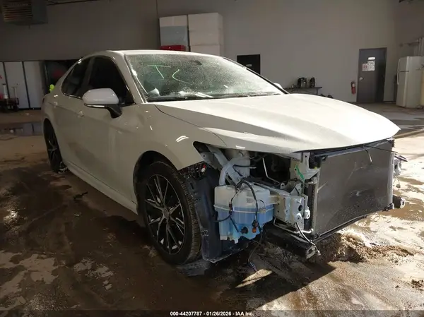 4T1G11BKXNU070276 2022 TOYOTA CAMRY - Image 1