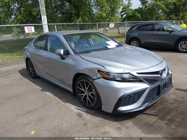 4T1G11BKXRU116579 2024 TOYOTA CAMRY - Image 1