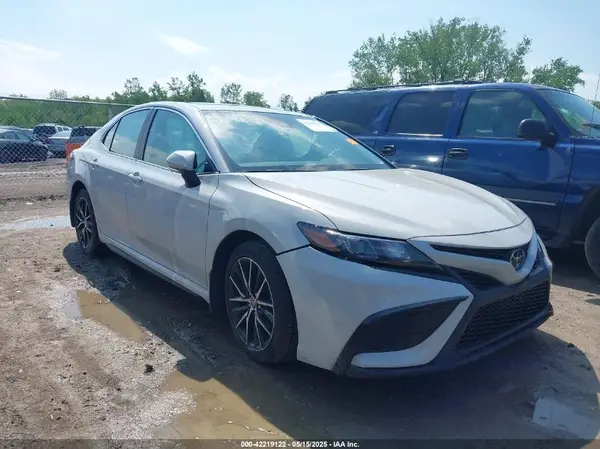 4T1G11BKXRU126304 2024 TOYOTA CAMRY - Image 1