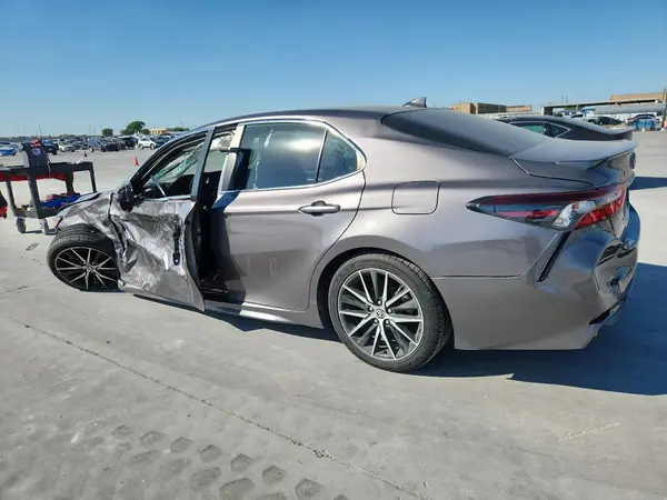 4T1G31AK0MU552443 2021 TOYOTA CAMRY - Image 2