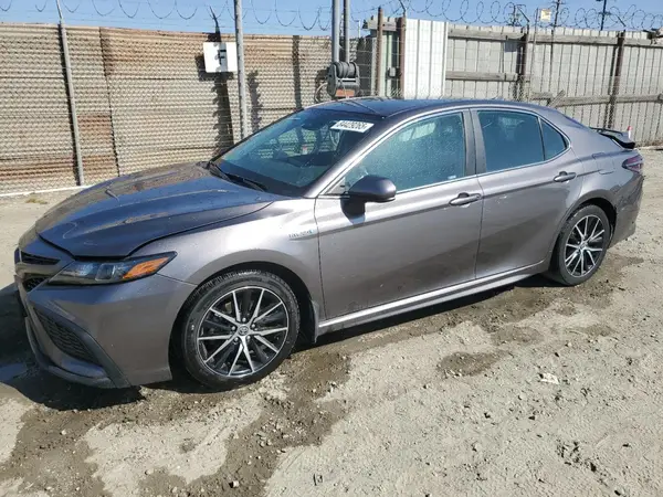 4T1G31AK0MU565015 2021 TOYOTA CAMRY - Image 1
