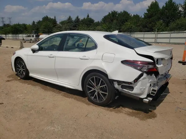 4T1G31AK0NU597156 2022 TOYOTA CAMRY - Image 2
